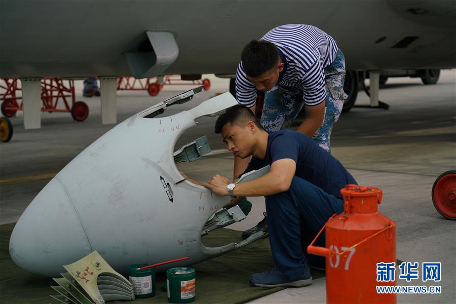（在習(xí)近平強(qiáng)軍思想指引下·我們?cè)趹?zhàn)位報(bào)告·圖文互動(dòng)）（5）偵天探海 狩獵?？?mdash;—南部戰(zhàn)區(qū)海軍航空兵某師加速轉(zhuǎn)型提升新質(zhì)戰(zhàn)斗力記事