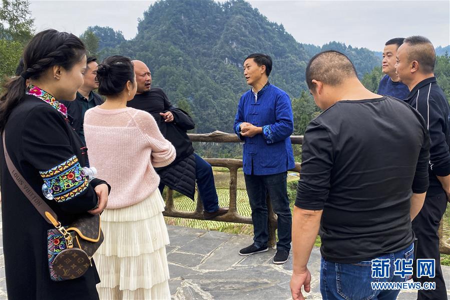 （在習近平新時代中國特色社會主義思想指引下——新時代新作為新篇章·習近平總書記關(guān)切事·圖文互動）（1）精準扶貧7年，十八洞村“長”出10余種新職業(yè)