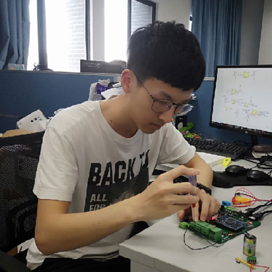 【青春的故事】深圳大學(xué)黃彥道：“振動＋AI”書寫物聯(lián)網(wǎng)時(shí)代新篇章