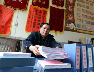 “一離開群眾，內(nèi)心就感到孤獨(dú)”——記“鄉(xiāng)村判官”楊斌圣