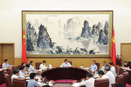 劉云山主持召開(kāi)中央黨的群眾路線(xiàn)教育實(shí)踐活動(dòng)領(lǐng)導(dǎo)小組第二次會(huì)議