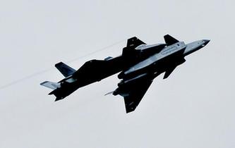 “殲-20，你不要飛得那么快……”