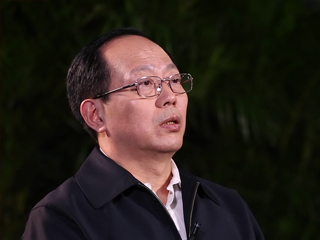 如何發(fā)展壯大體育產(chǎn)業(yè)？