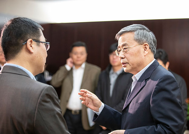 讓銀行業(yè)金融機(jī)構(gòu)愿意做、能夠做、也會(huì)做民營(yíng)企業(yè)業(yè)務(wù)