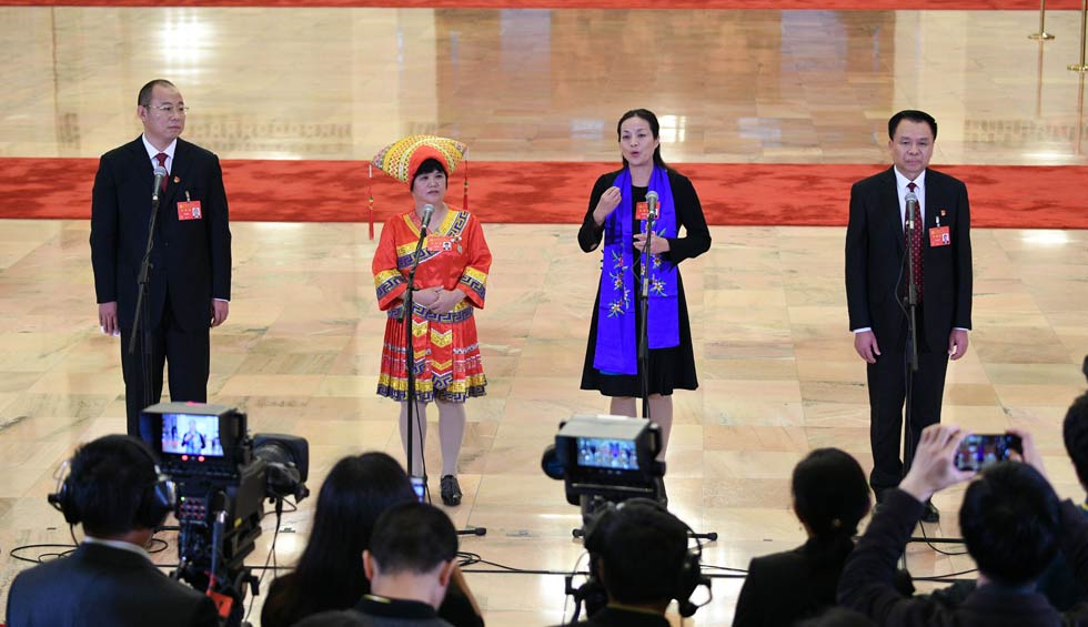蔡松濤、杜麗群、楊小玲、賈立群接受采訪