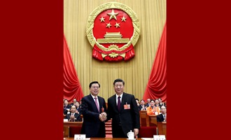 習(xí)近平當(dāng)選國家主席、中央軍委主席