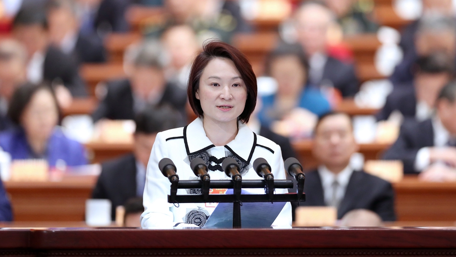 民建聯(lián)主席，香港立法會(huì)議員、行政會(huì)議成員 李慧瓊