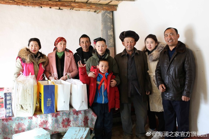 奧運冠軍體操名將楊威把溫暖帶到北疆小朋友們的家中，把體育精神與奮斗的信念，傳遞到所有北疆孩子們的心中。
