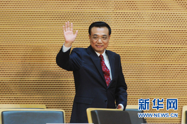5月5日，中國(guó)國(guó)務(wù)院總理李克強(qiáng)在位于亞的斯亞貝巴的非洲聯(lián)盟總部發(fā)表題為《開(kāi)創(chuàng)中非合作更加美好的未來(lái)》的演講。 新華社記者 謝環(huán)馳 攝 