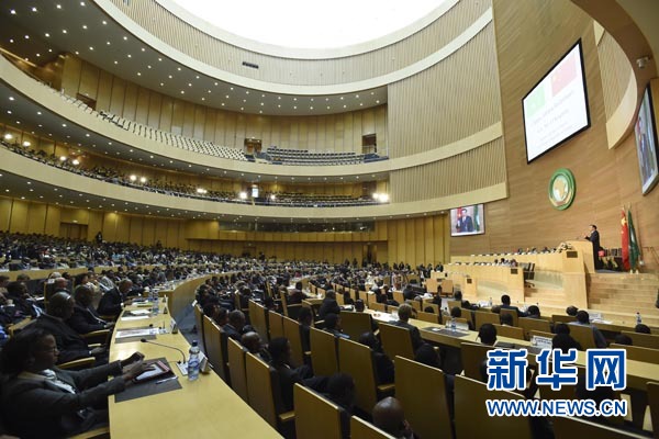  5月5日，中國(guó)國(guó)務(wù)院總理李克強(qiáng)在位于亞的斯亞貝巴的非洲聯(lián)盟總部發(fā)表題為《開(kāi)創(chuàng)中非合作更加美好的未來(lái)》的演講。 新華社記者 李學(xué)仁 攝 
