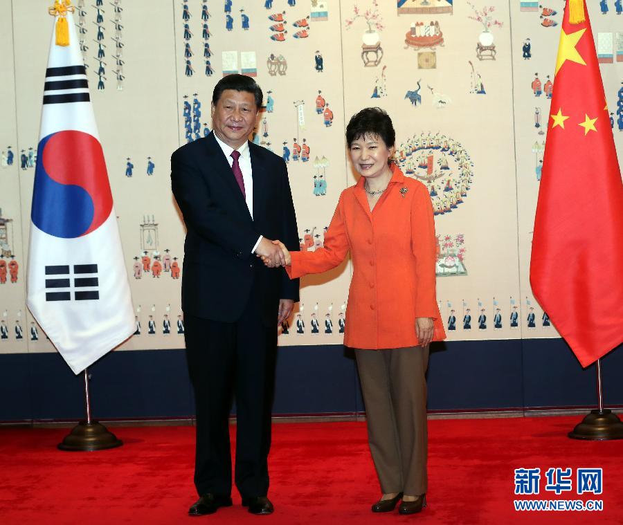 7月3日，國家主席習(xí)近平在首爾同韓國總統(tǒng)樸槿惠舉行會(huì)談。新華社記者 蘭紅光 攝