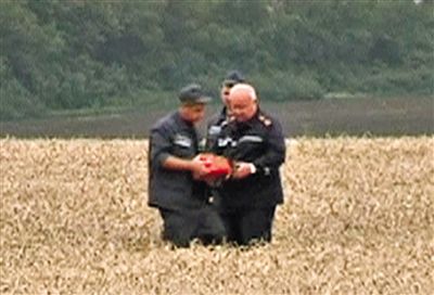 烏反政府武裝20日表示，他們已經(jīng)找到了疑似客機黑匣子的物體。