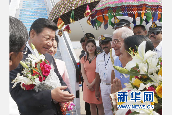 9月17日，國家主席習(xí)近平抵達(dá)古吉拉特邦艾哈邁達(dá)巴德市，開始對印度進(jìn)行國事訪問。 新華社記者 鞠鵬 攝