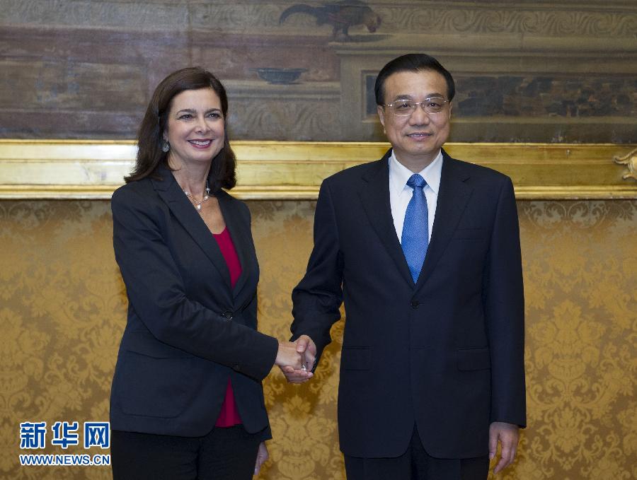 10月15日，中國國務(wù)院總理李克強(qiáng)在羅馬會見意大利眾議長博爾德里尼。 新華社記者王曄攝