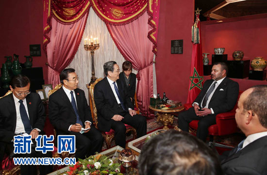 11月4日，中國(guó)全國(guó)政協(xié)主席俞正聲在非斯會(huì)見(jiàn)摩洛哥國(guó)王穆罕默德六世。 新華社記者 劉衛(wèi)兵 攝