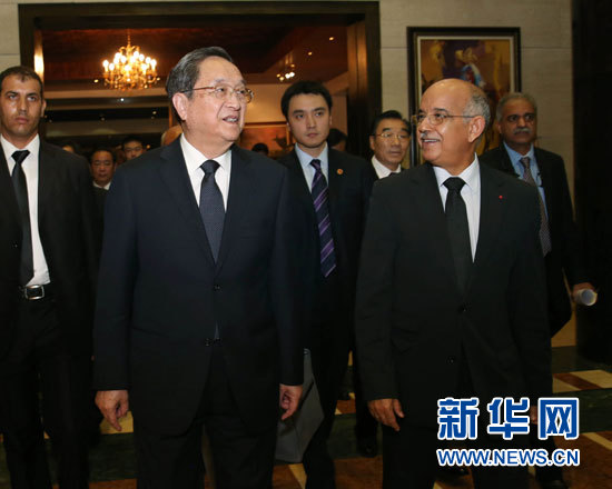 11月3日，全國(guó)政協(xié)主席俞正聲在拉巴特與摩洛哥參議長(zhǎng)比亞迪拉進(jìn)行會(huì)談。 新華社記者 劉衛(wèi)兵 攝