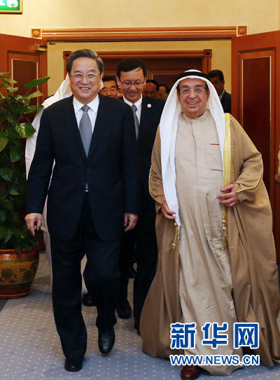 11月6日，正在巴林進行正式友好訪問的全國政協(xié)主席俞正聲在麥納麥會見巴林副首相穆罕默德。 新華社記者劉衛(wèi)兵攝