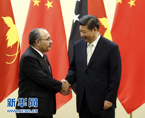11月22日，國家主席習(xí)近平在斐濟(jì)楠迪會見巴布亞新幾內(nèi)亞總理奧尼爾。 新華社記者姚大偉攝 