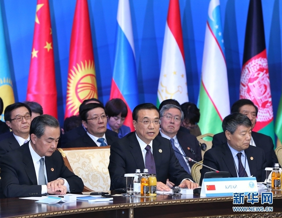 這是李克強(qiáng)總理在會(huì)上發(fā)表講話。新華社記者 龐興雷 攝