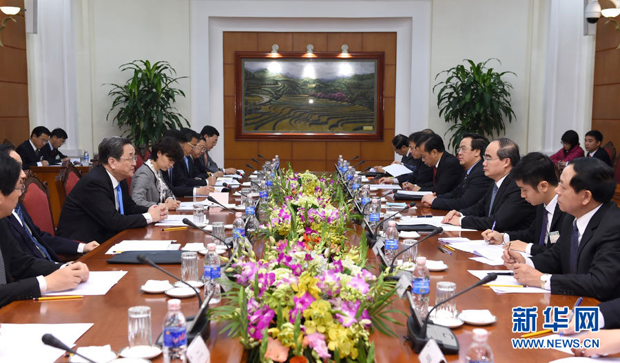 12月25日至27日，中共中央政治局常委、全國政協(xié)主席俞正聲對(duì)越南進(jìn)行正式訪問。這是12月26日，俞正聲在河內(nèi)與越南祖國陣線主席阮善仁舉行會(huì)談。 新華社記者馬占成攝