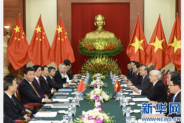 11月5日，中共中央總書記、國(guó)家主席習(xí)近平在河內(nèi)同越共中央總書記阮富仲舉行會(huì)談。 新華社記者李學(xué)仁攝