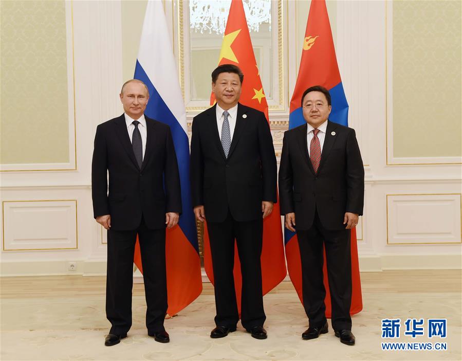 6月23日，國(guó)家主席習(xí)近平在烏茲別克斯坦塔什干同俄羅斯總統(tǒng)普京、蒙古國(guó)總統(tǒng)額勒貝格道爾吉舉行中俄蒙元首第三次會(huì)晤。習(xí)近平主持會(huì)晤。新華社記者李濤攝 