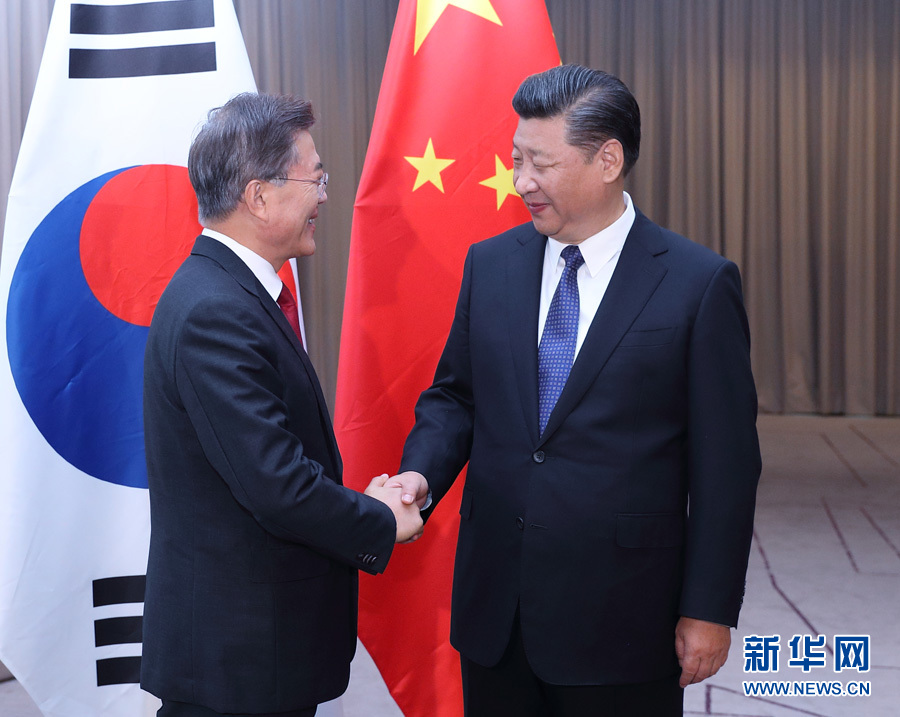 7月6日，國(guó)家主席習(xí)近平在柏林會(huì)見韓國(guó)總統(tǒng)文在寅。 新華社記者 王曄攝