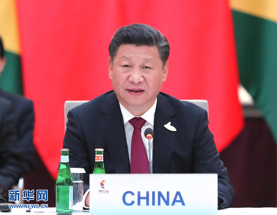 7月7日，國家主席習近平在德國漢堡主持金磚國家領(lǐng)導(dǎo)人非正式會晤，發(fā)表引導(dǎo)性講話和總結(jié)講話。 新華社記者 馬占成 攝