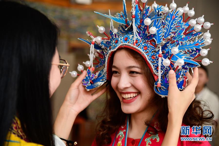 （新華全媒頭條·上合青島峰會·圖文互動）（14）遠(yuǎn)航，揚(yáng)起“上海精神”的時代風(fēng)帆——寫在上海合作組織成員國元首理事會第十八次會議即將召開之際