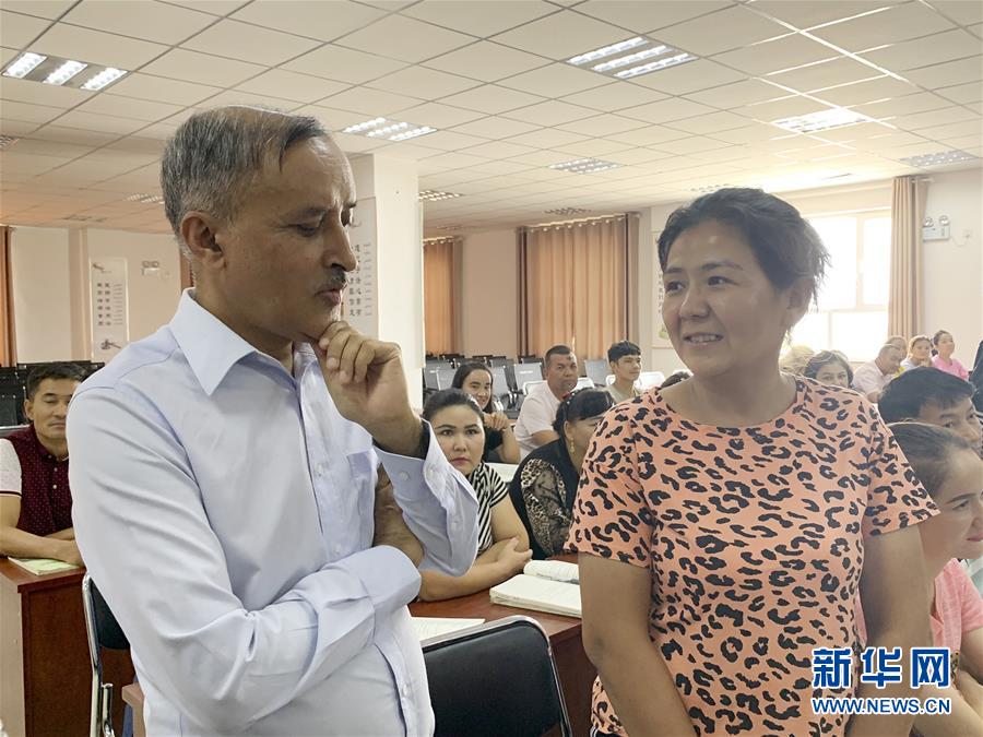 （圖文互動）（2）多國駐華使節(jié)參訪新疆：中國反恐、去極端化經(jīng)驗(yàn)值得學(xué)習(xí)借鑒