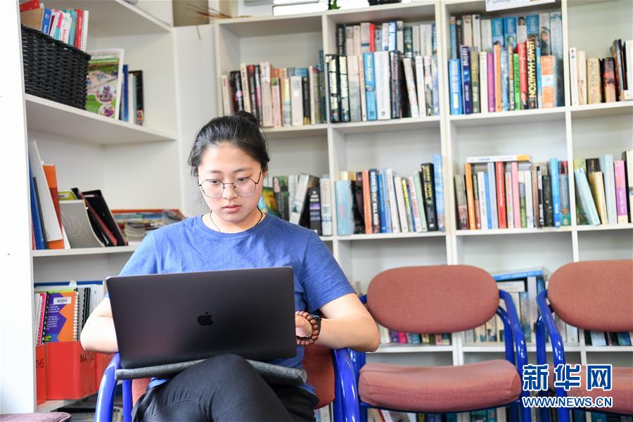 （國際·圖文互動）（3）通訊：“Kia Ora，都來吧，漢語學習發(fā)了芽”——新西蘭羅托魯阿初級中學中文助教的夢想