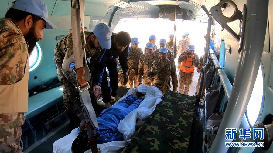 (國際)(3)中國維和直升機分隊緊急轉運岡比亞重病維和警察