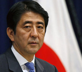 2013，安倍的“狂人日記”